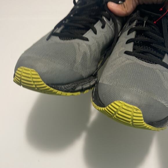 ASICS Gel Quantum 180 Size 11.0 Grey Black with Yellow Green Soles - Picture 6 of 9